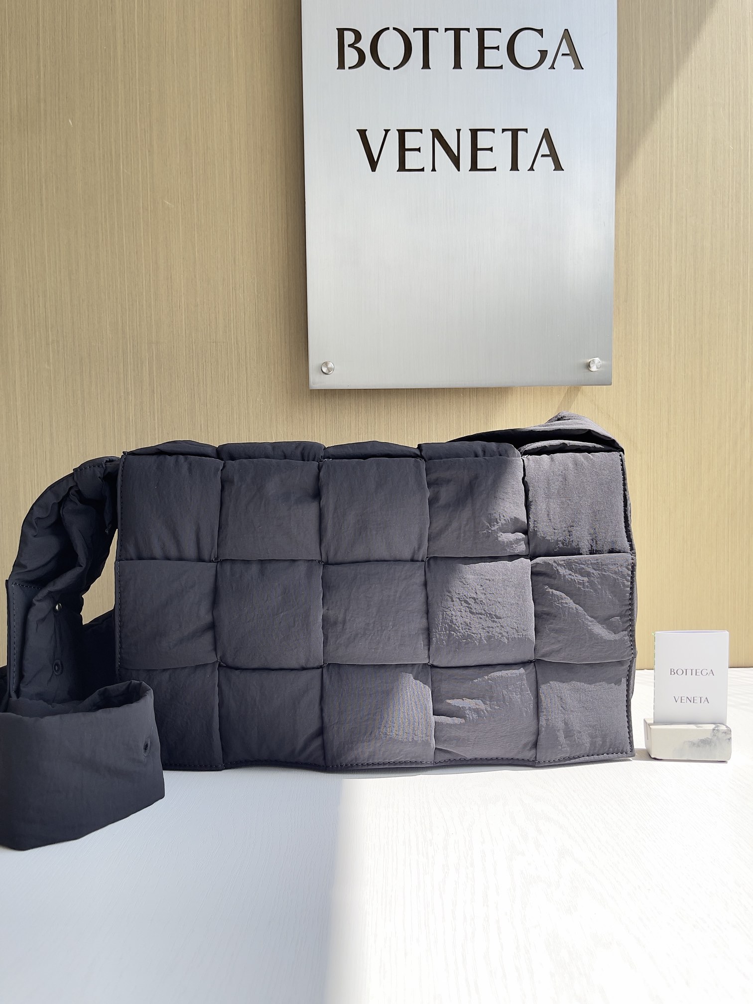 보테가 베네타 Bottega Veneta Cassette 크로스 백 70529