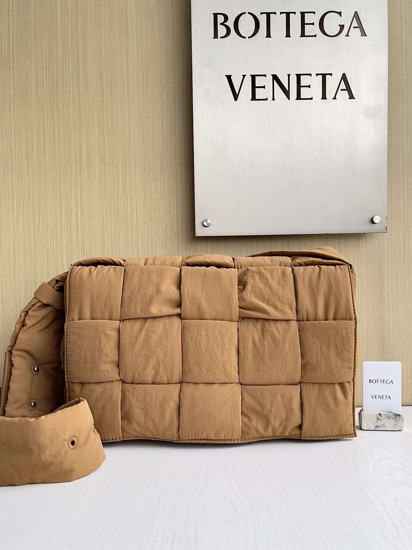 보테가 베네타 Bottega Veneta Cassette 크로스 백 70529