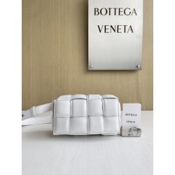 보테가베네타 Bottega Veneta 미니백 710075