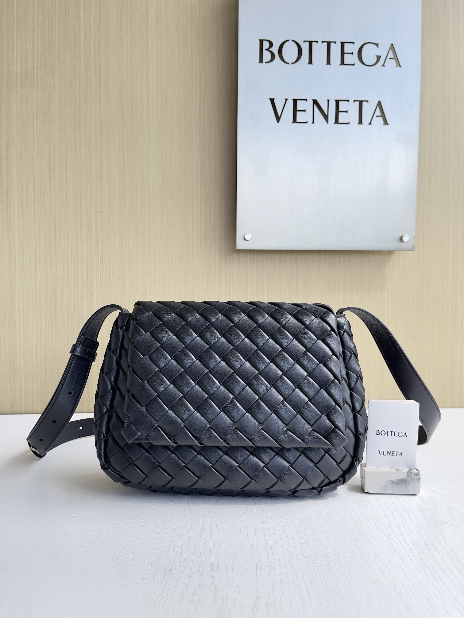 보테가 베네타 Bottega Veneta Cobble Messenger 755659