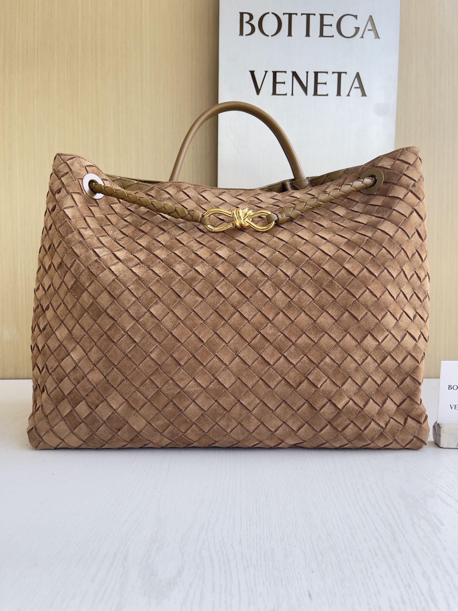 보테가베네타 Bottega Veneta Andiamo 743575
