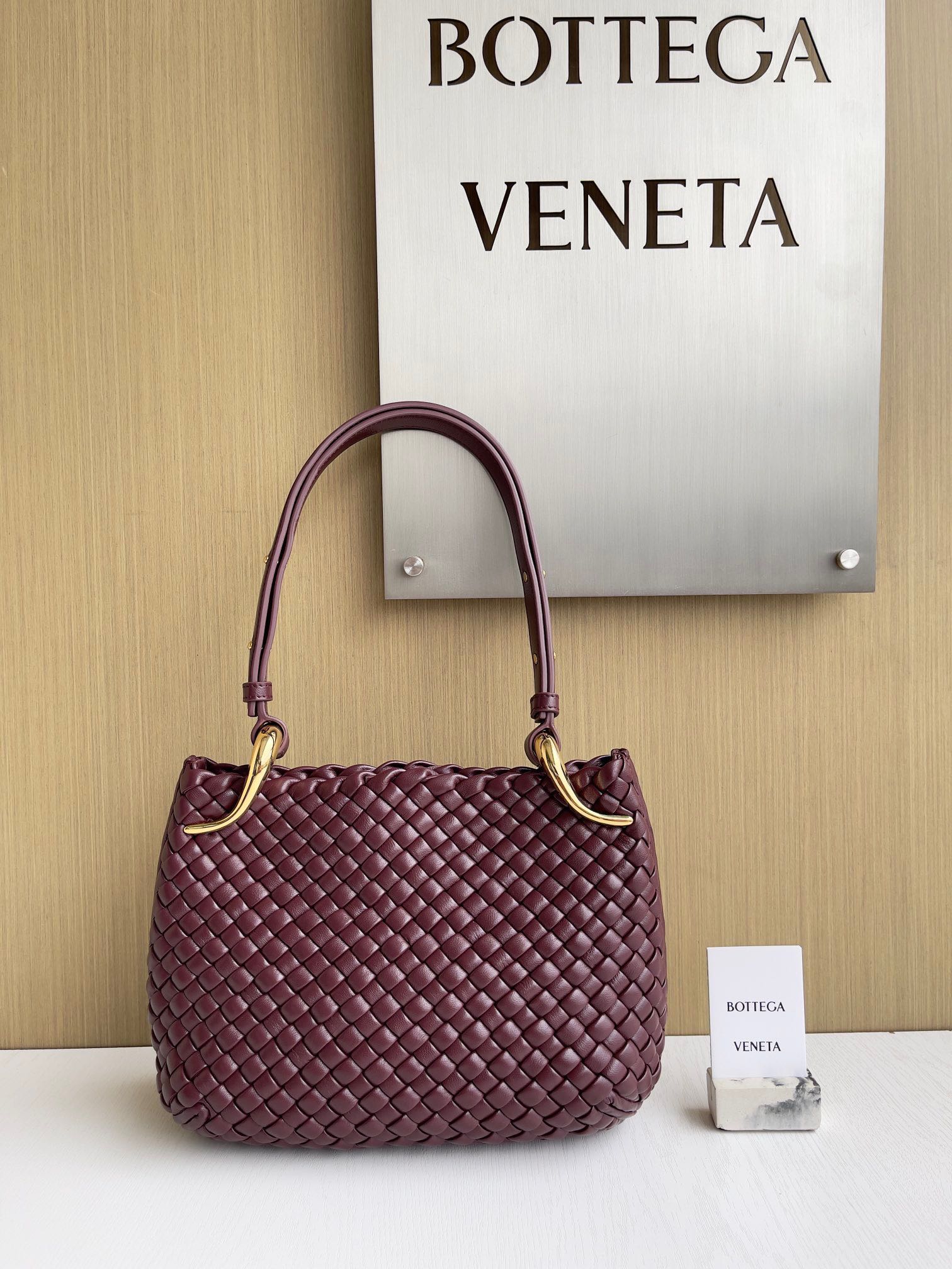 보테가베네타 Bottega Veneta Clicker 730968