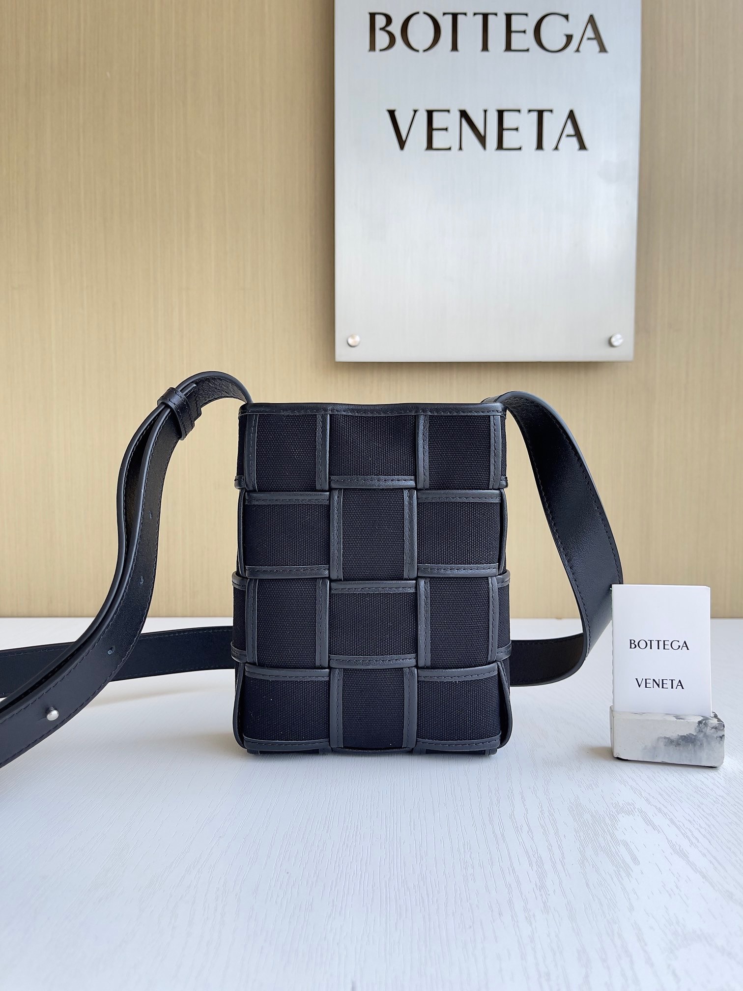 보테가베네타 Bottega Veneta Cassette Phone Pouch 742996