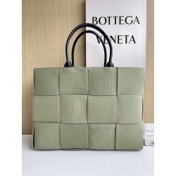 보테가베네타 Bottega Veneta Arco Tote 718401