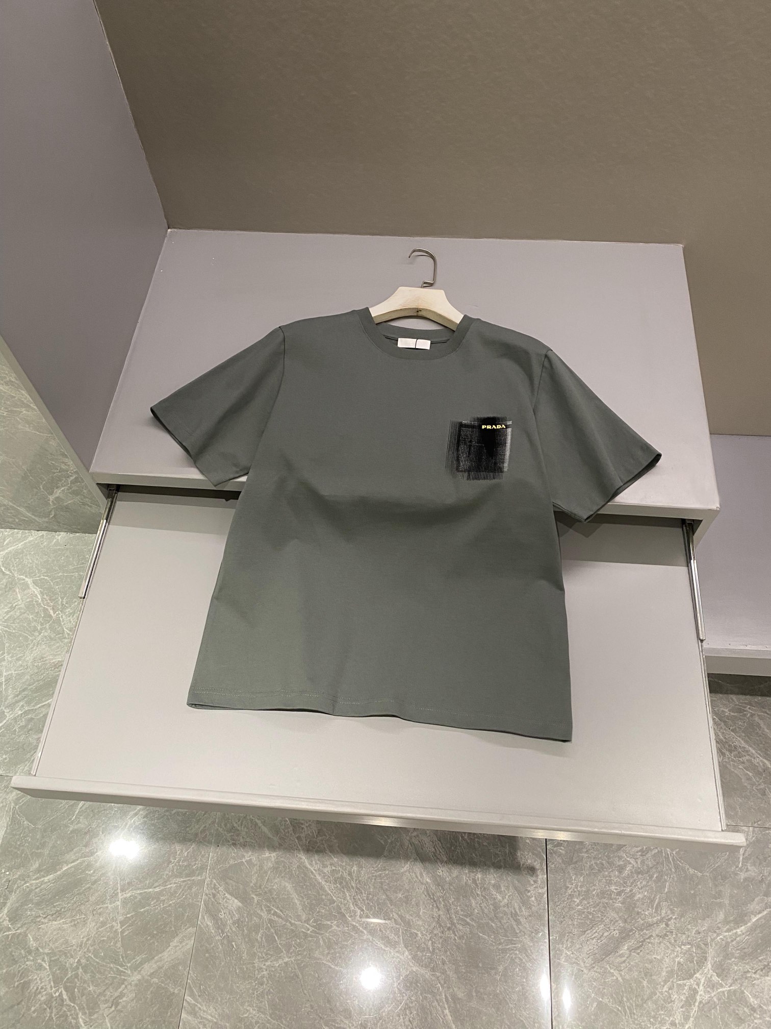 프라다 Prada 반팔 티셔츠