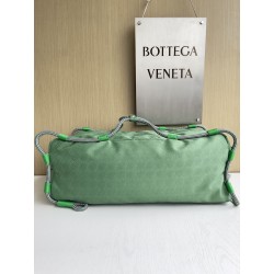 보테가베네타 Bottega Veneta 여행 가방 718083