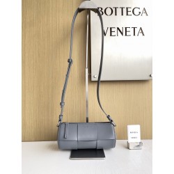 보테가베네타 Bottega Veneta 버킷 백 741651