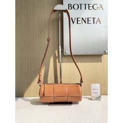 보테가베네타 Bottega Veneta 버킷 백 741651