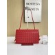 보테가베네타 Bottega Veneta Trio Pouch on Strap 717435 25cm