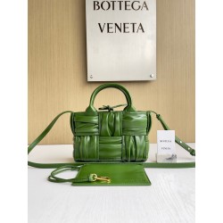 보테가베네타 Bottega Veneta Candy Arco 토트 백 729029