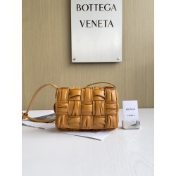 보테가베네타 Bottega Veneta Cassette 크로스 백 736253