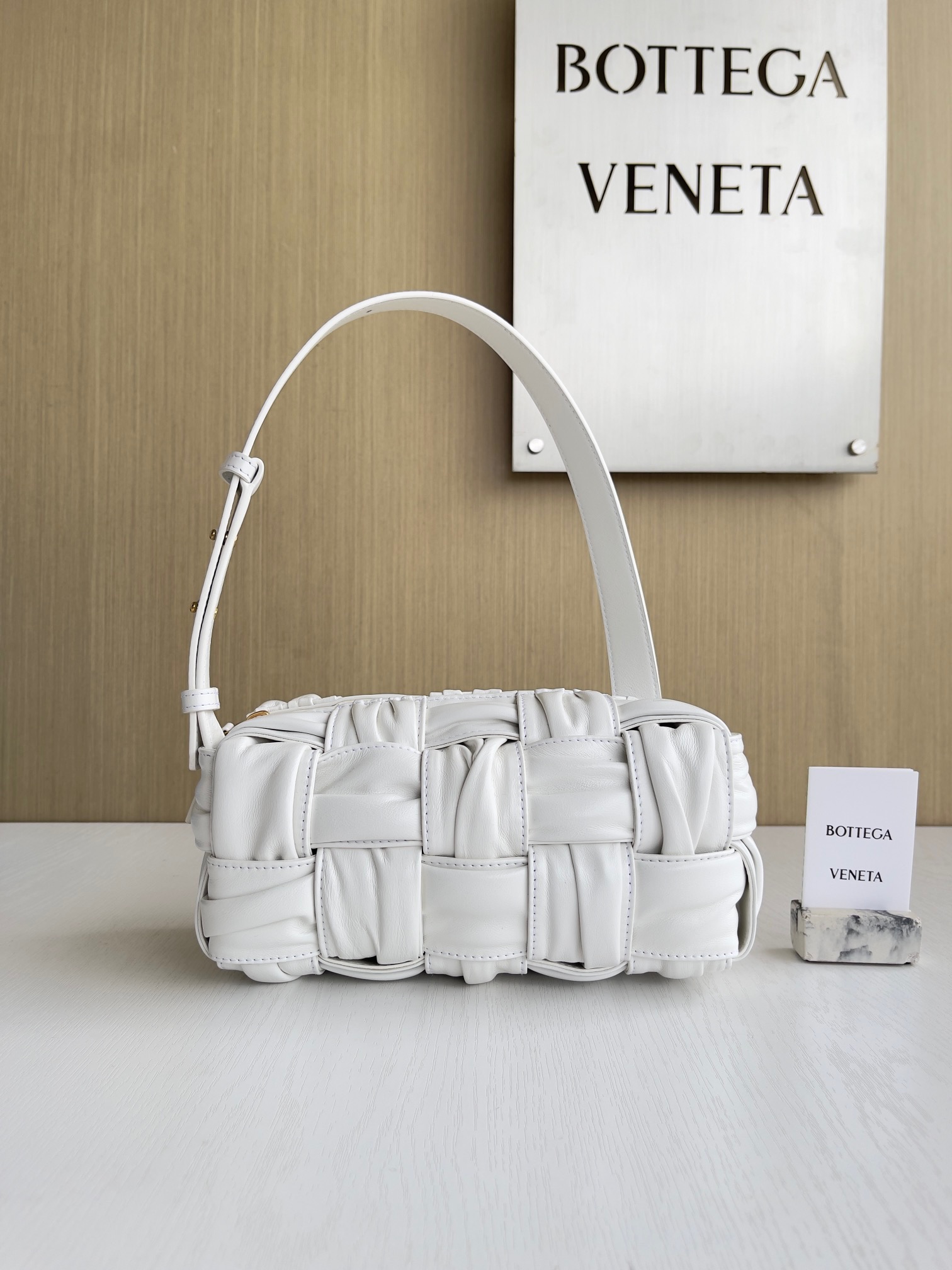 보테가베네타 Bottega Veneta Brick Cassette 736233