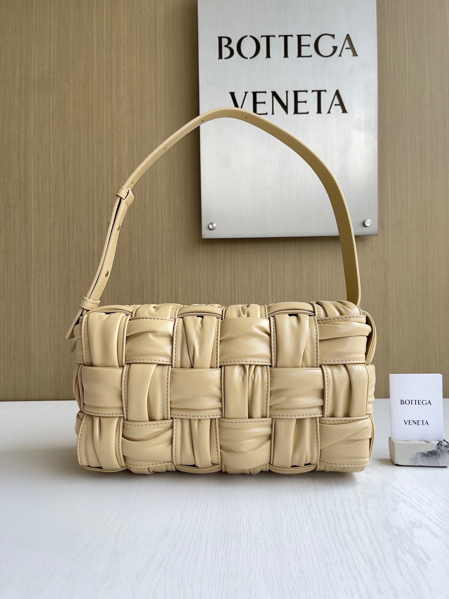 보테가베네타 Bottega Veneta Brick Cassette 717090