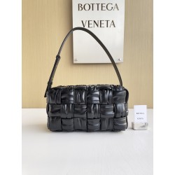보테가베네타 Bottega Veneta Brick Cassette 숄더백 717090