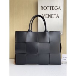 보테가베네타 Bottega Veneta Arco Tote 토트 백 680165
