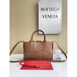 보테가베네타 Bottega Veneta Mini Arco Tote 토트 백 709337