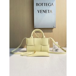 보테가베네타 Bottega Veneta Candy Arco 토트 백 729029