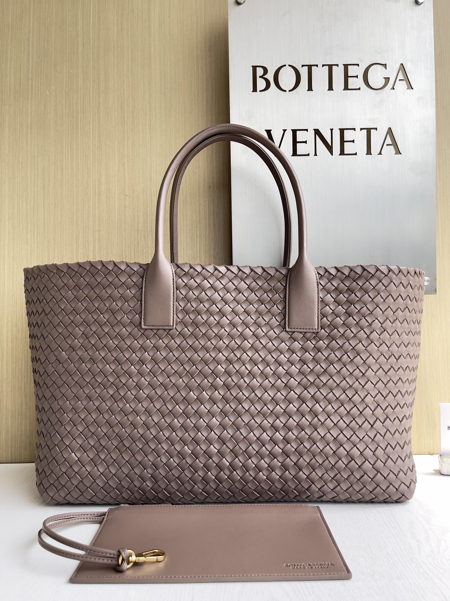 보테가베네타 Bottega Veneta  Cabat 608811