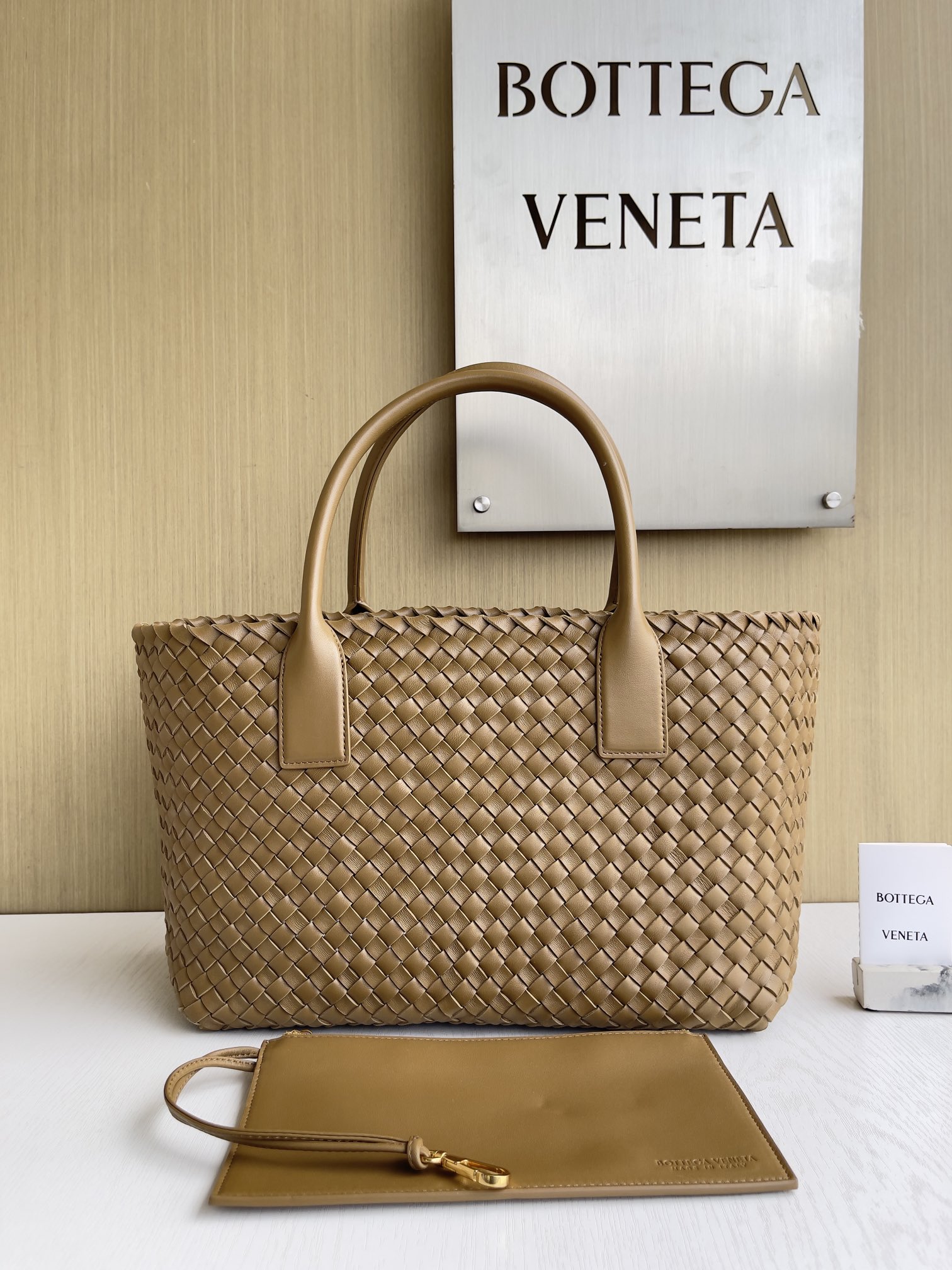 보테가베네타 Bottega Veneta Cabat 608810