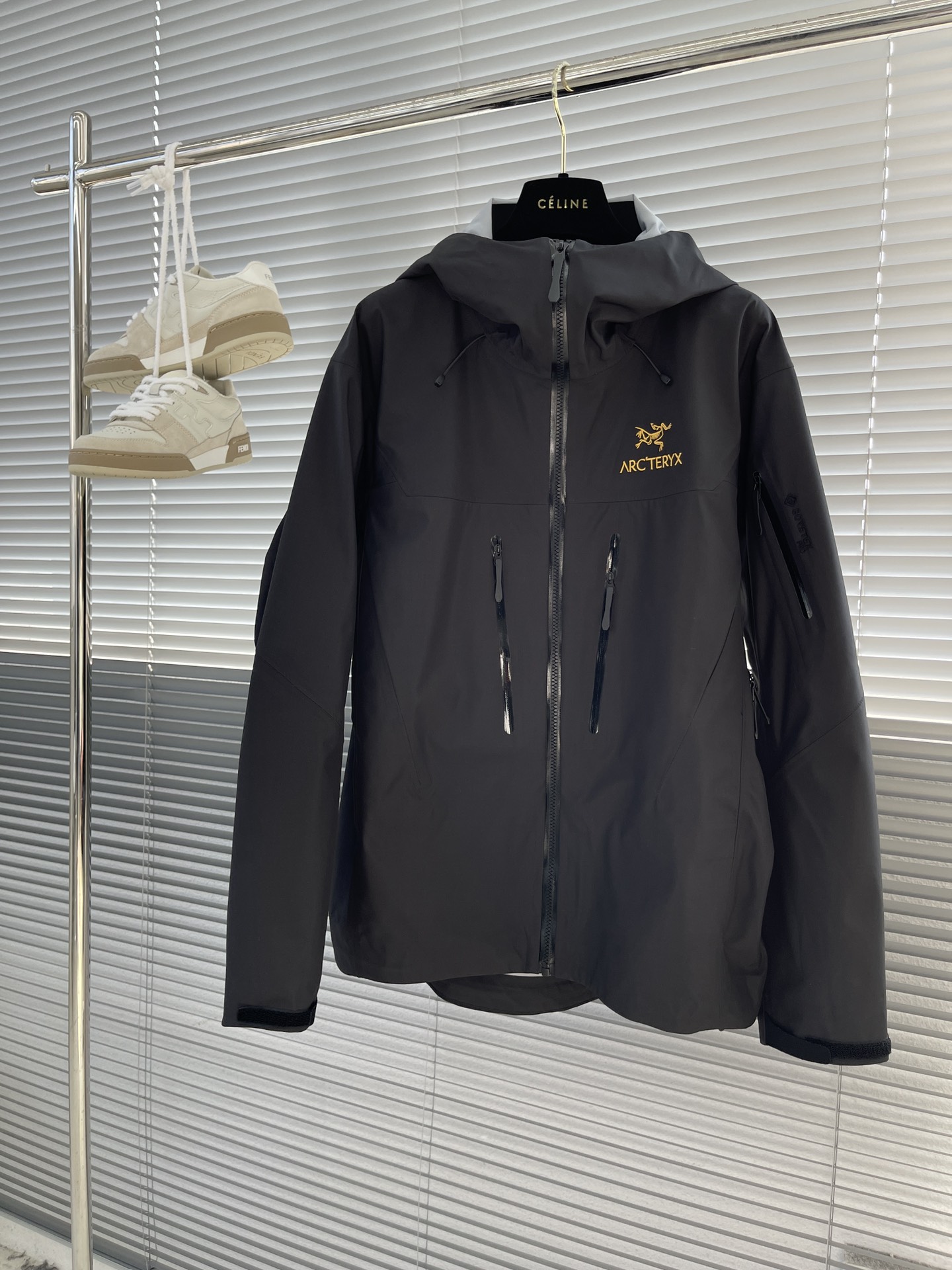 아크테릭스 ARC'TERYX 재킷