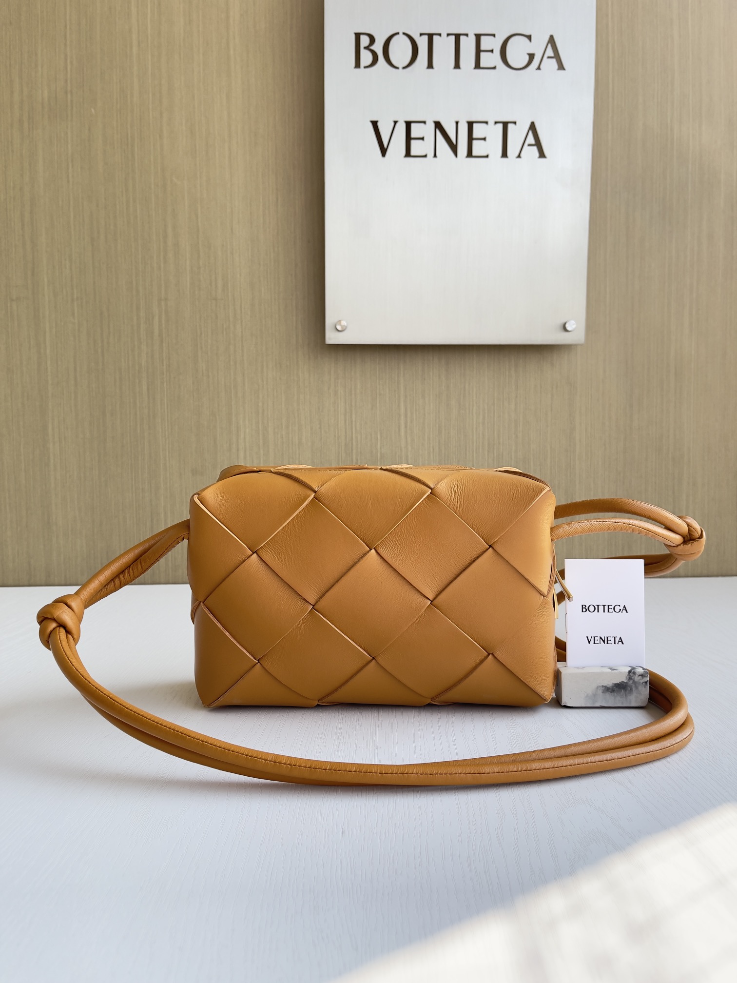 보테가베네타 Bottega Veneta Cassette 크로스 백 709417