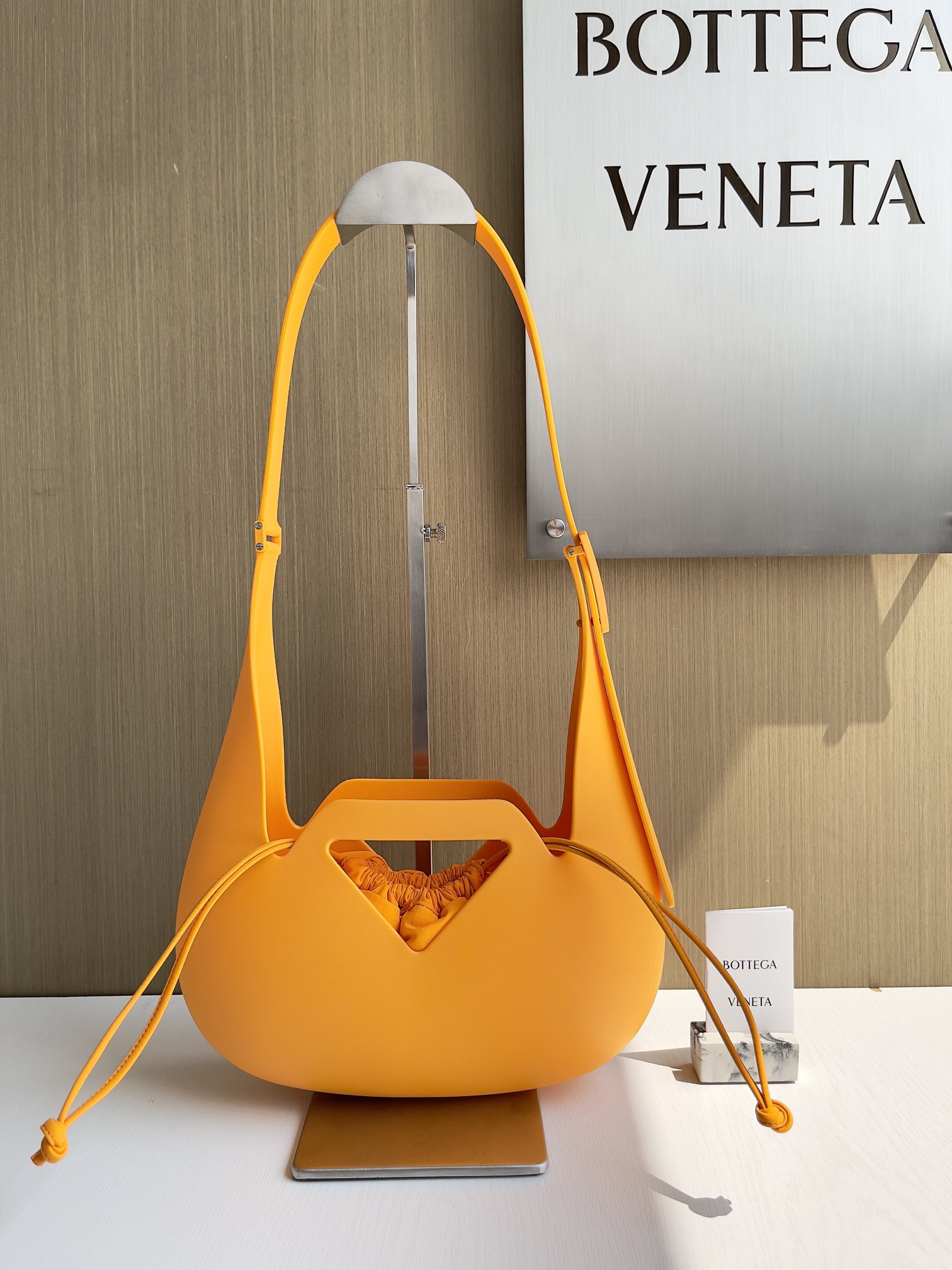 보테가베네타 Bottega Veneta Punch 696920