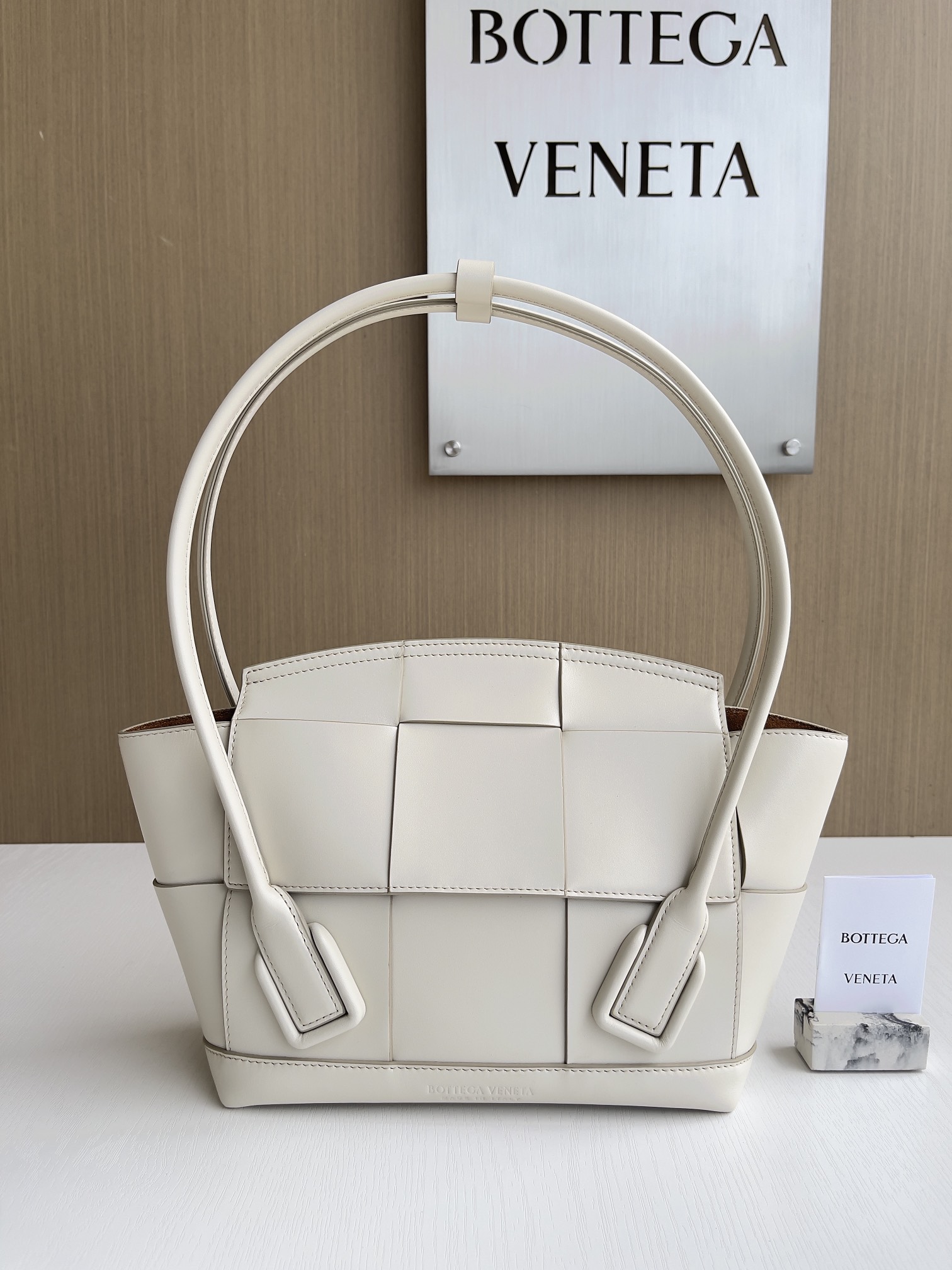 보테가베네타 Bottega Veneta Arco 70013