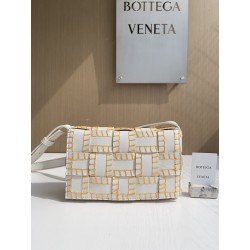 보테가베네타 Bottega Veneta 크로스 백 691400
