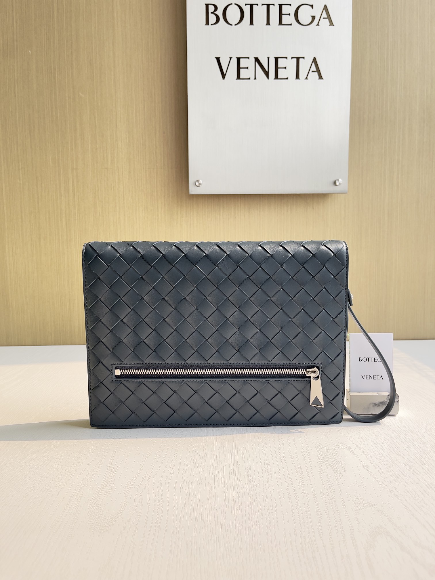 보테가베네타 Bottega Veneta Intrecciato 클러치 693675