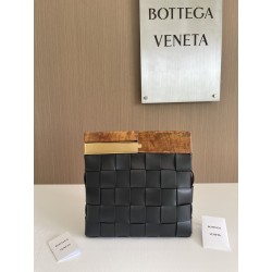 보테가베네타 Bottega Veneta 클러치 70394