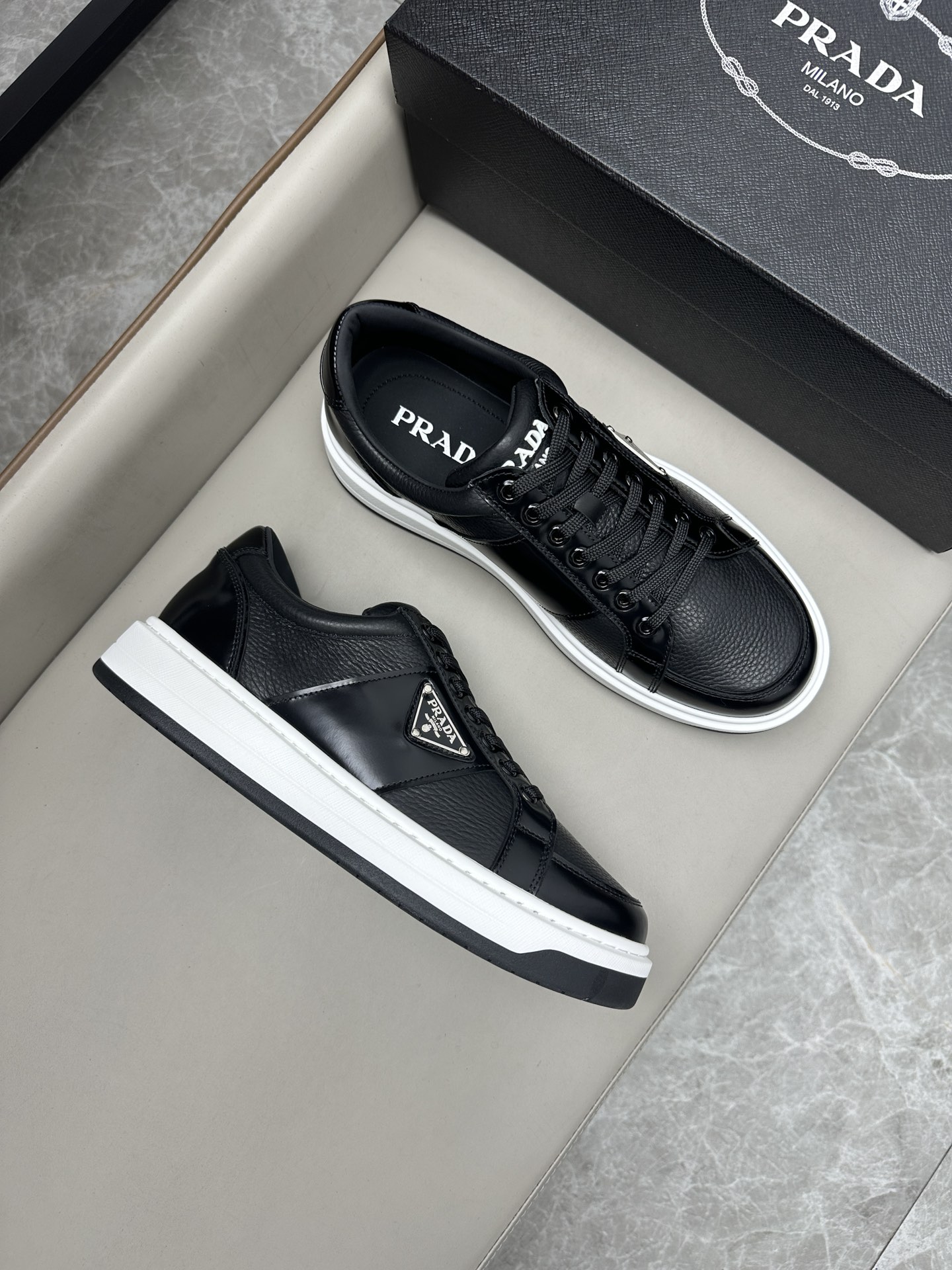 프라다 Prada 스니커즈