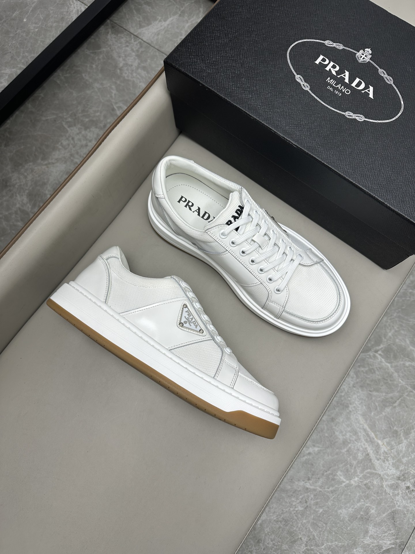 프라다 Prada 스니커즈