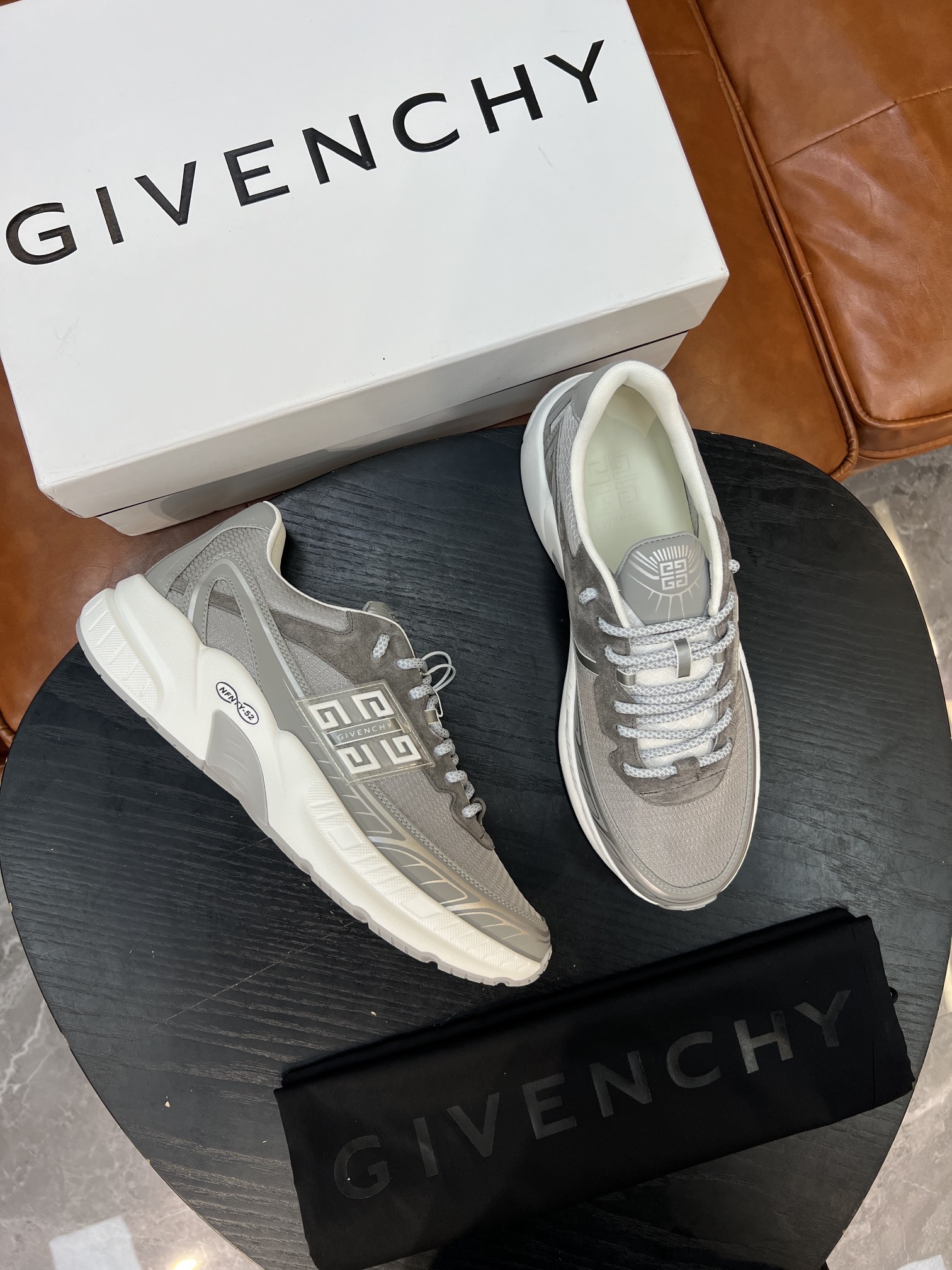 지방시 Givenchy 스니커즈