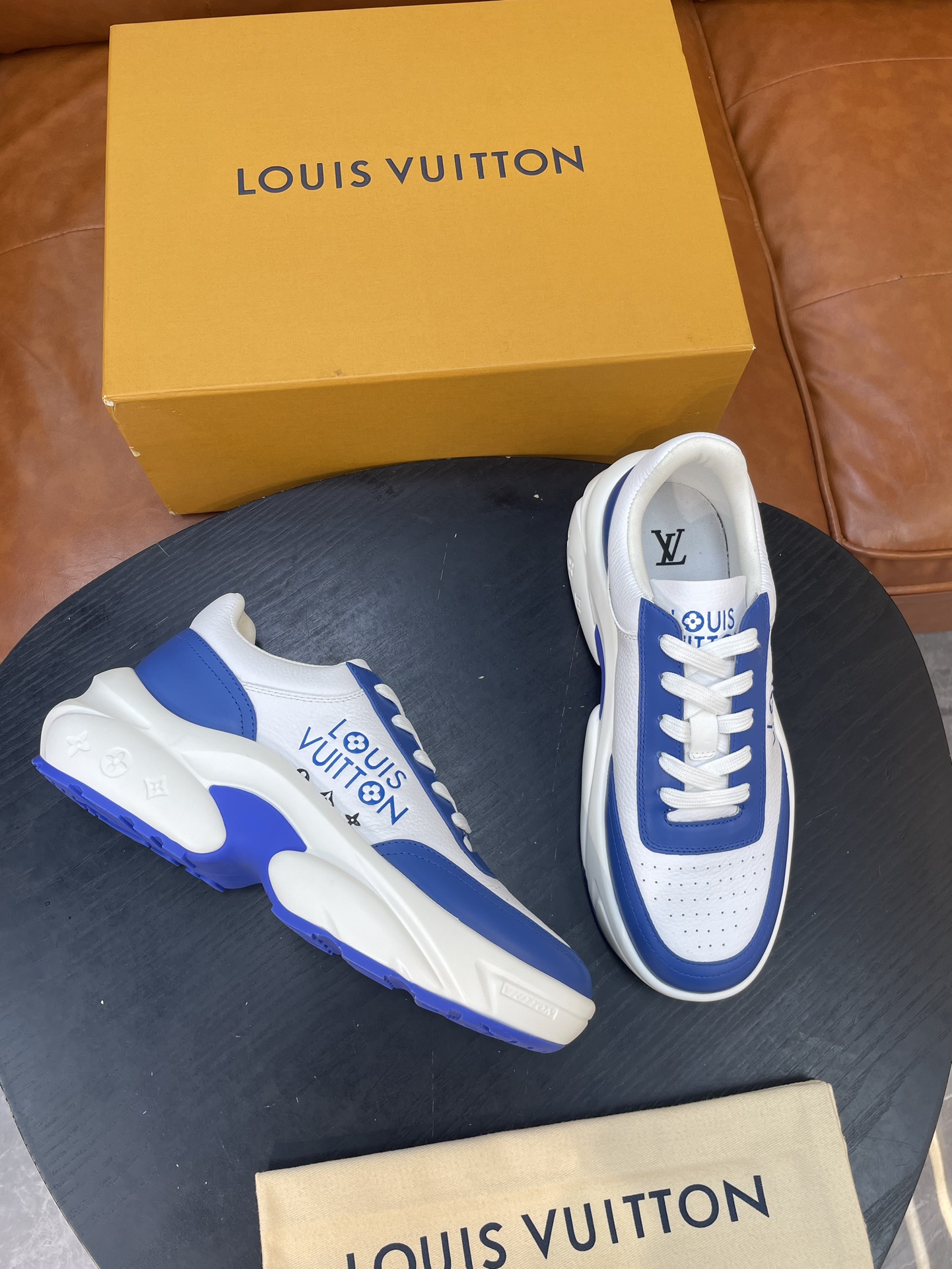 루이비통 Louis Vuitton 스니커즈