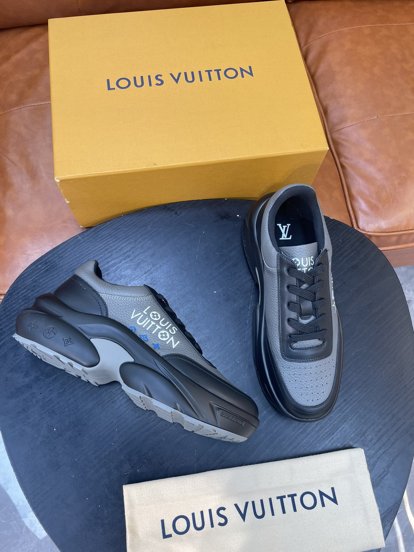 루이비통 Louis Vuitton 스니커즈