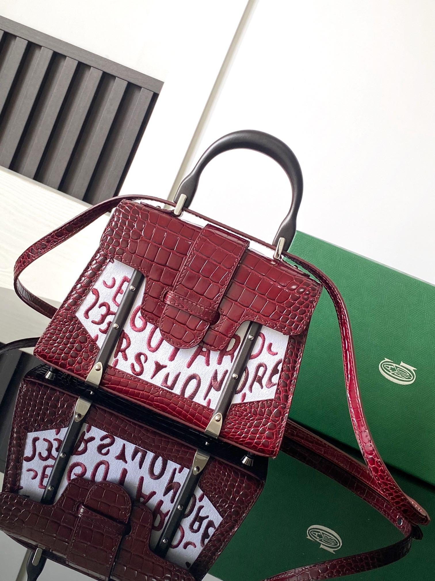 고야드 Goyard Saigon 미니 탑 핸들백 20CM