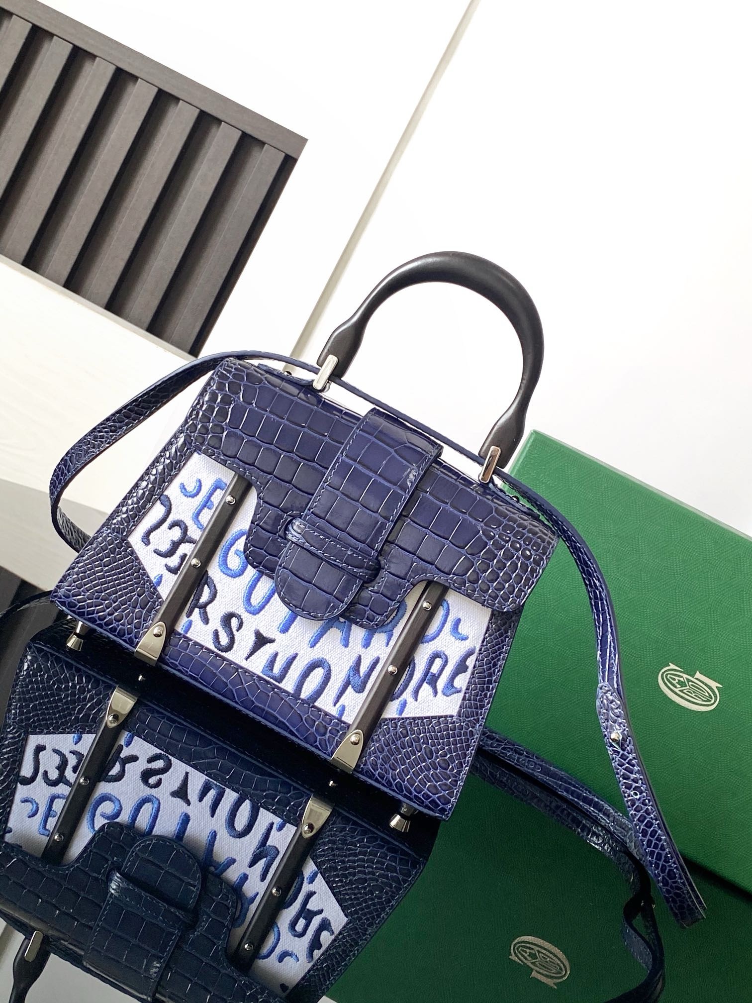 고야드 Goyard Saigon 미니 탑 핸들백 20CM