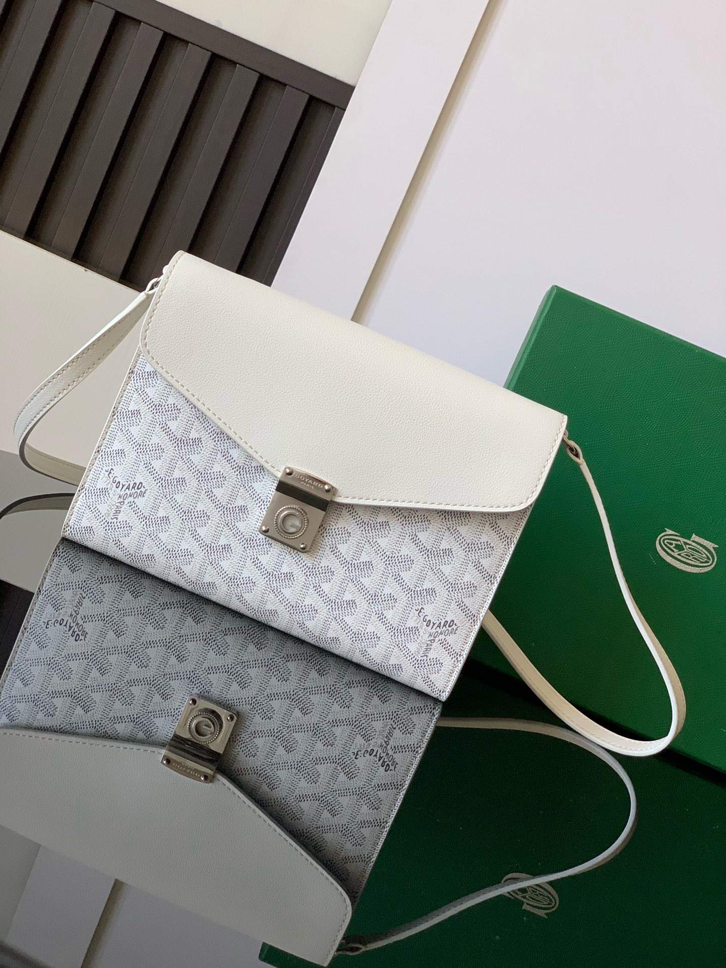 고야드 Goyard Chypre 크로스 백 21CM