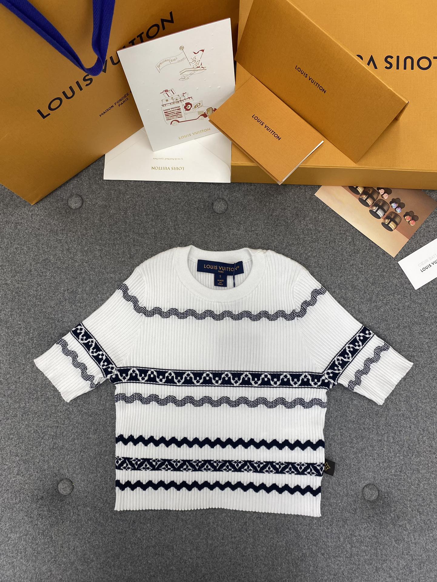 루이비통 Louis Vuitton 반팔 티셔츠