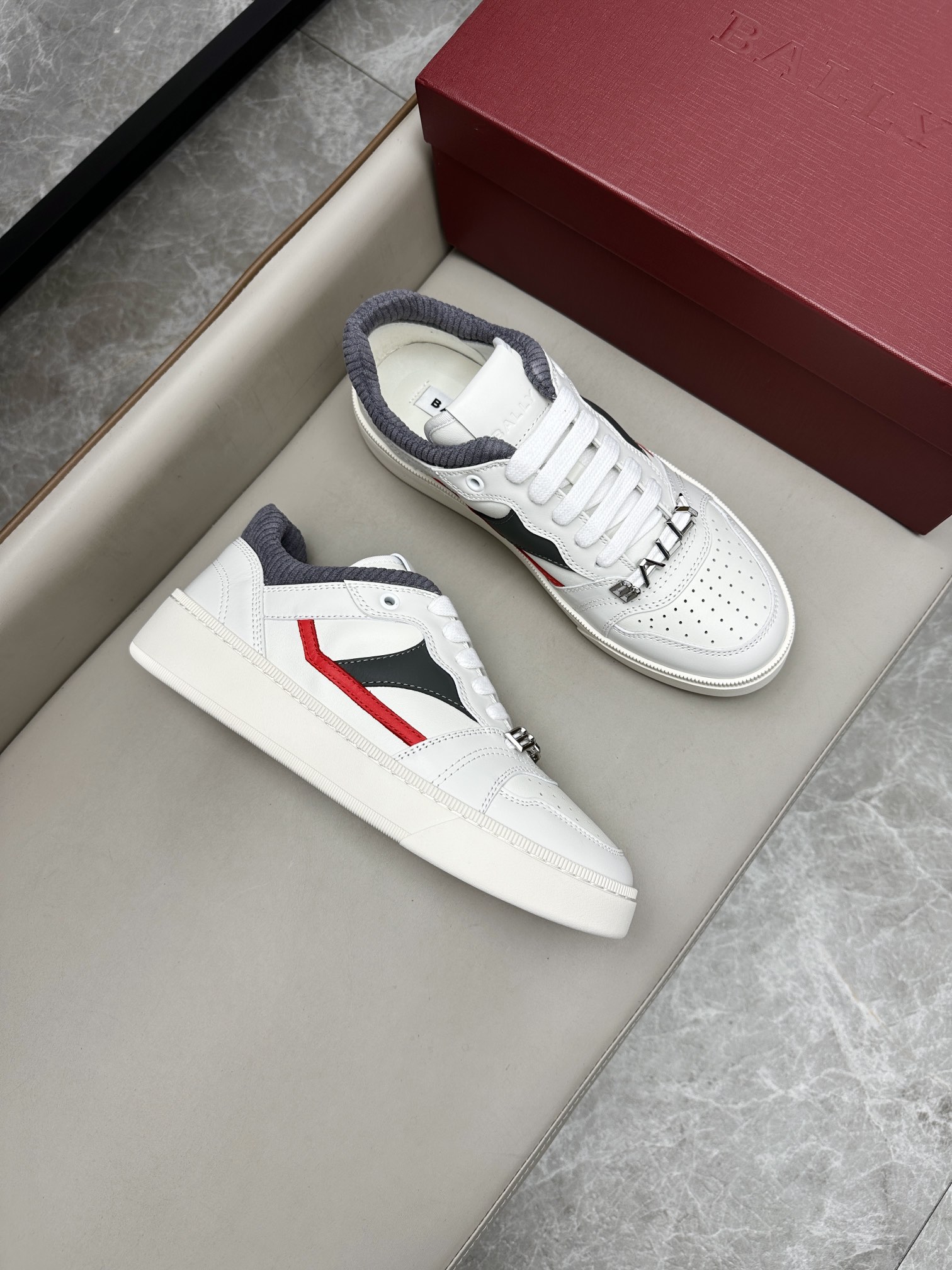 발리 BALLY 스니커즈