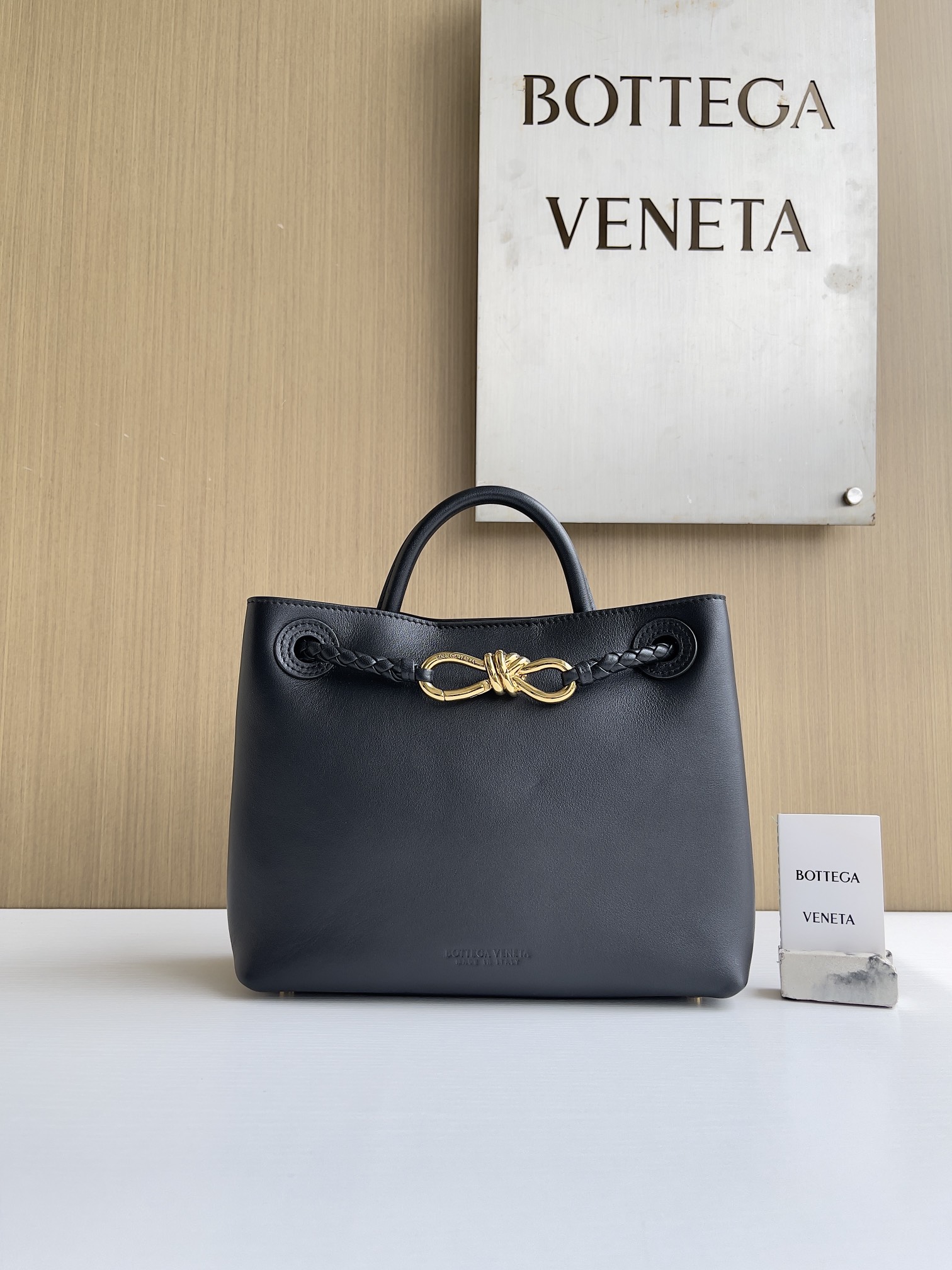 보테가베네타 Bottega Veneta Andiamo 810213