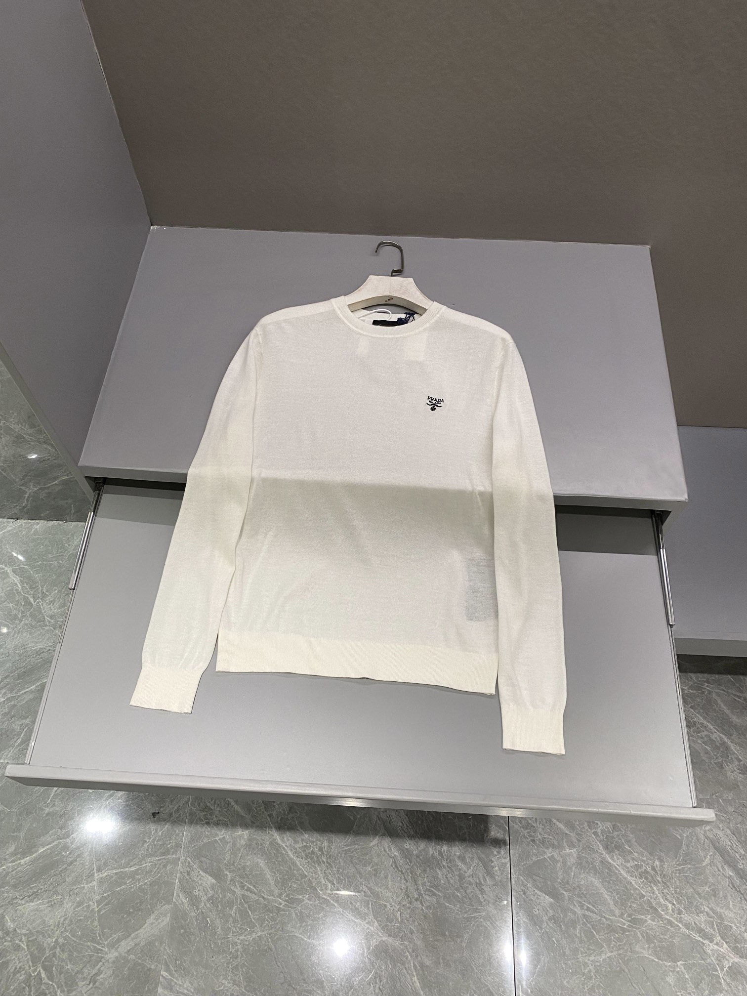 프라다 Prada 스웨터