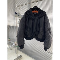 발렌시아가 Balenciaga 패딩