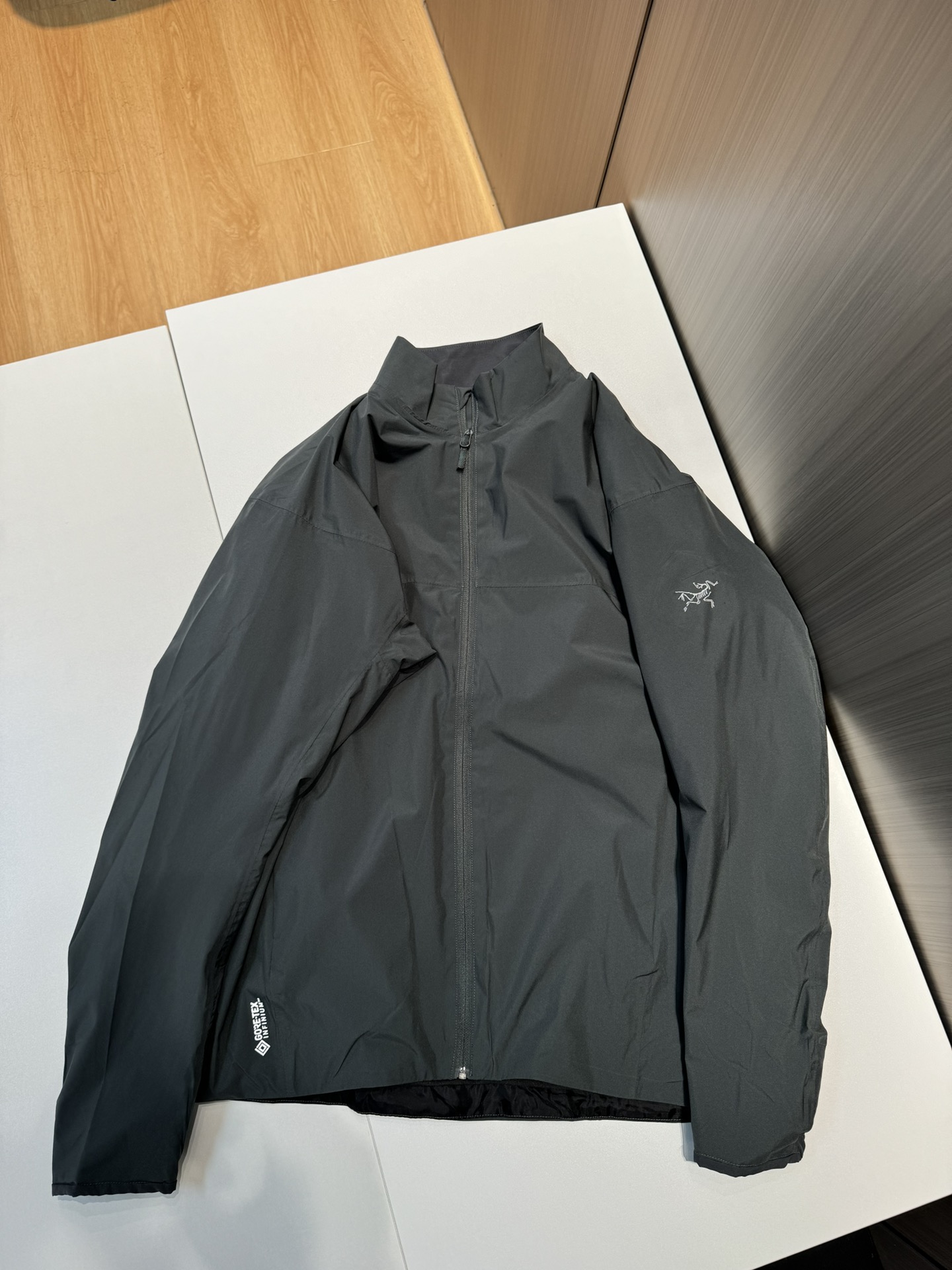 아크테릭스 ARC'TERYX 재킷