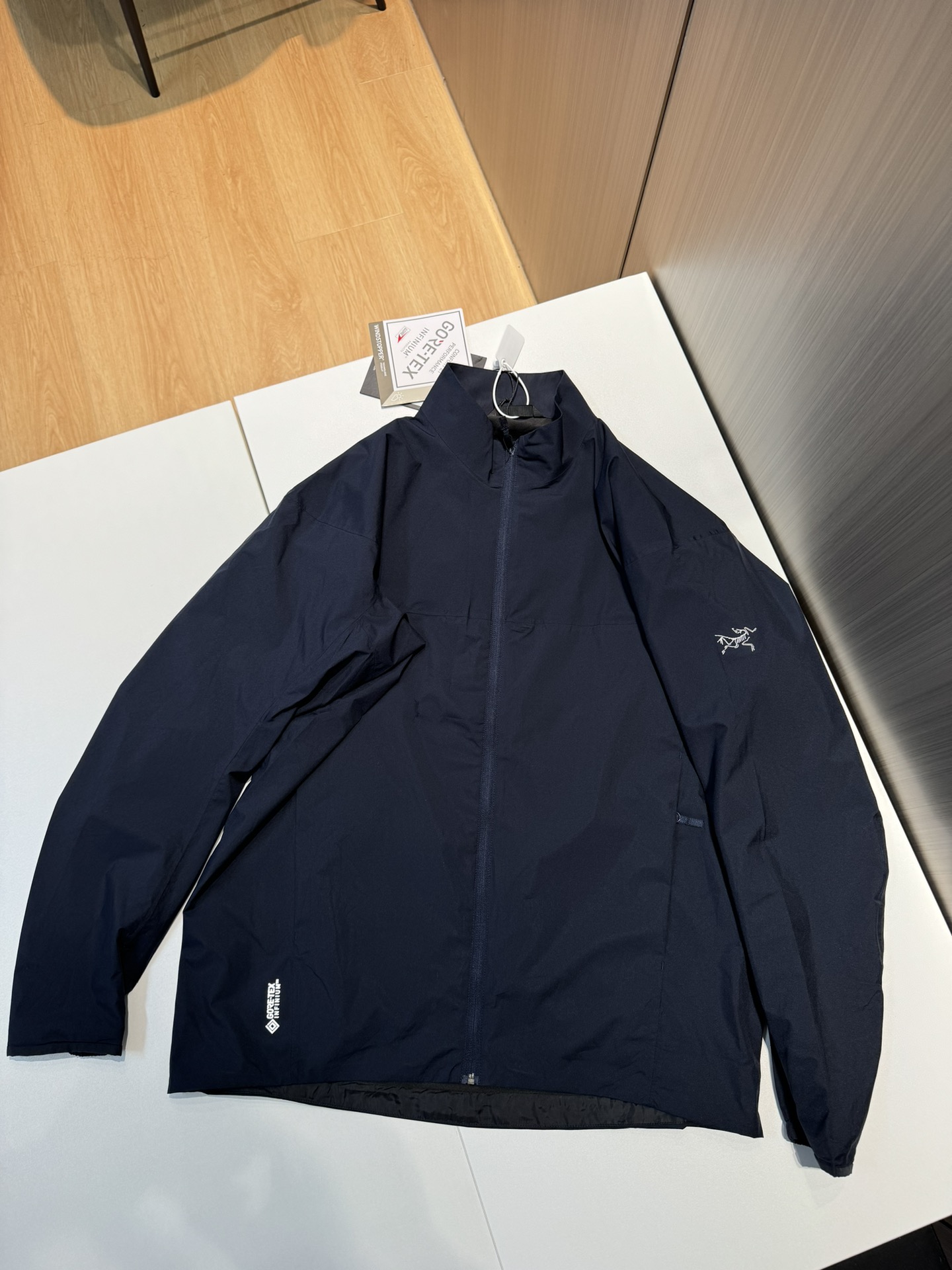 아크테릭스 ARC'TERYX 재킷