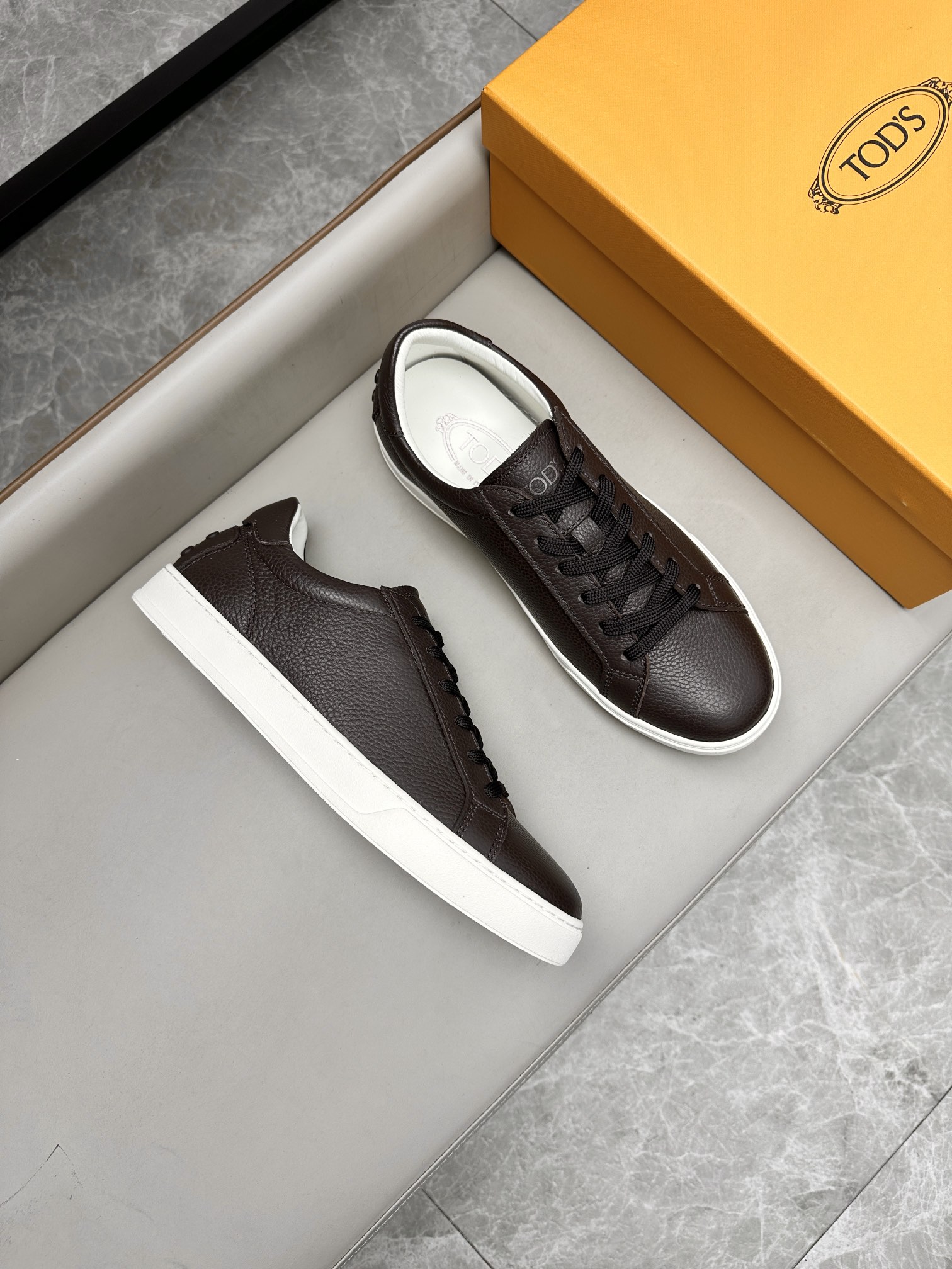 토즈 TOD'S 스니커즈