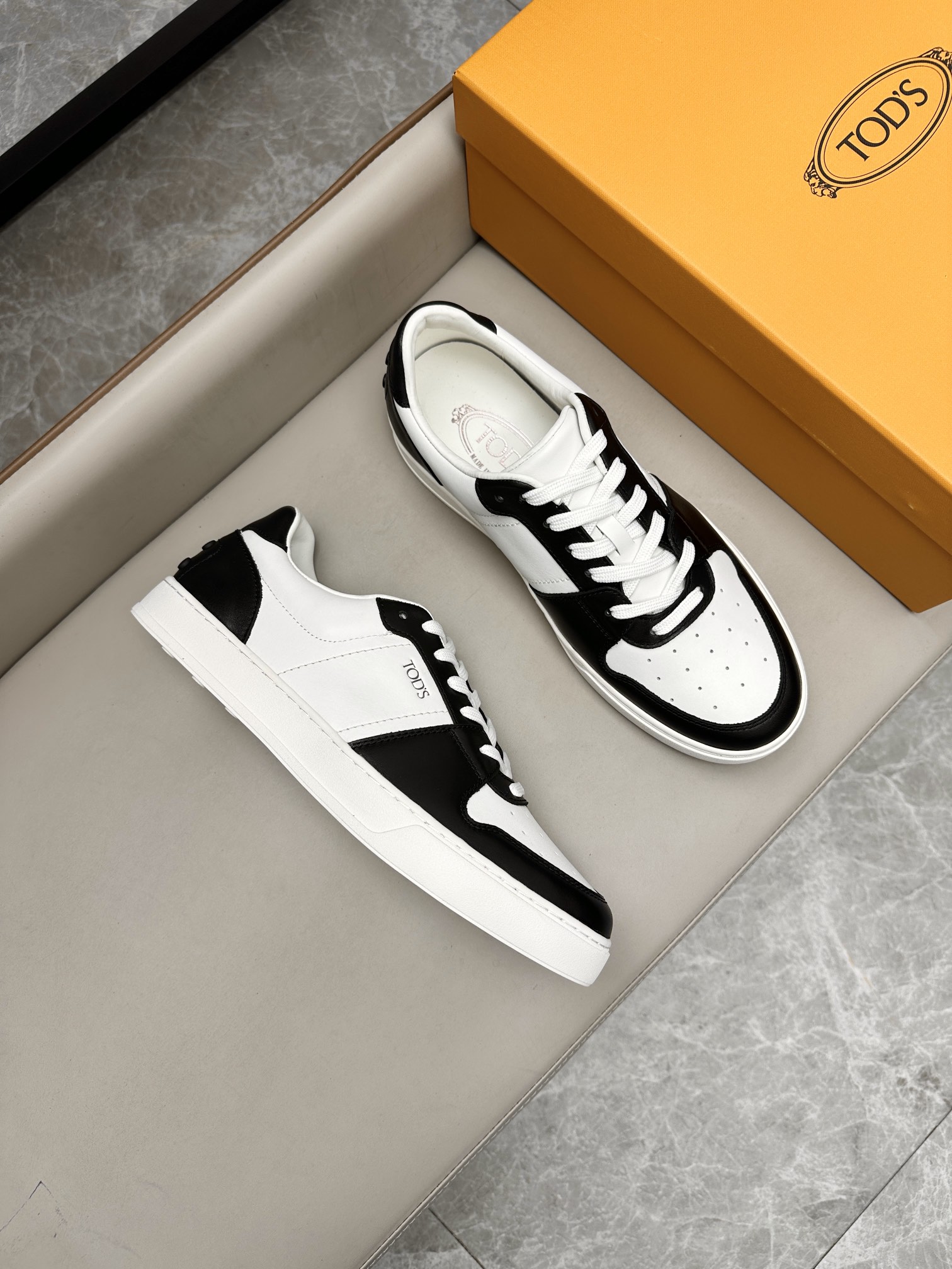 토즈 TOD'S 스니커즈