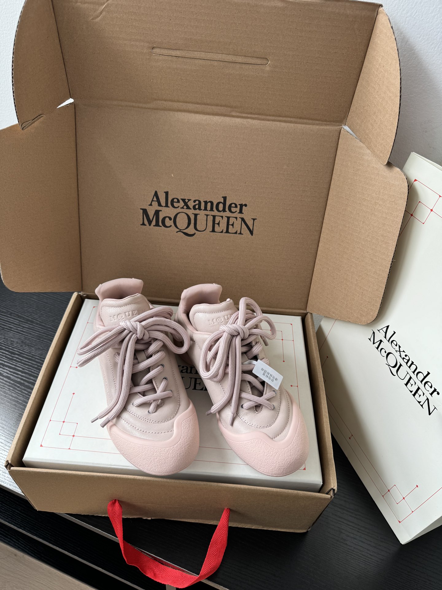 Alexander McQueen 스니커즈