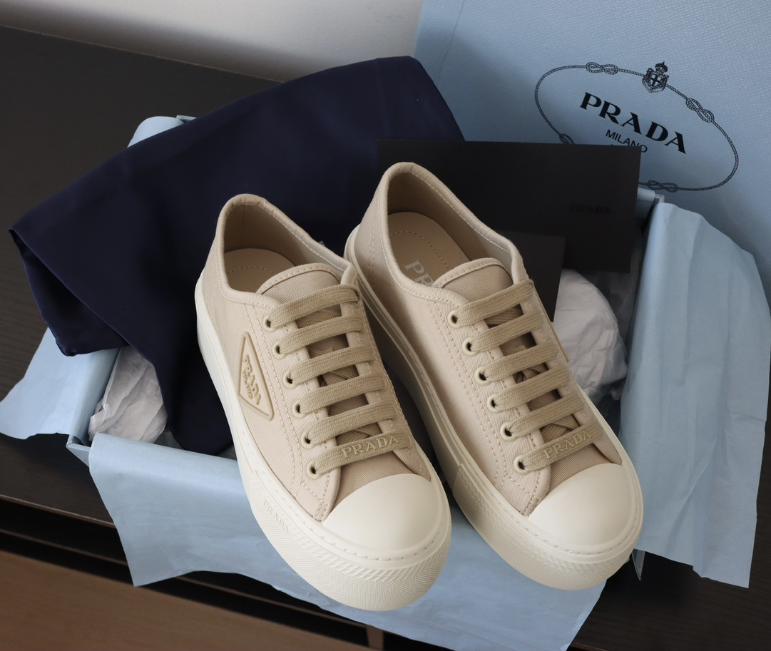 프라다 Prada 스니커즈
