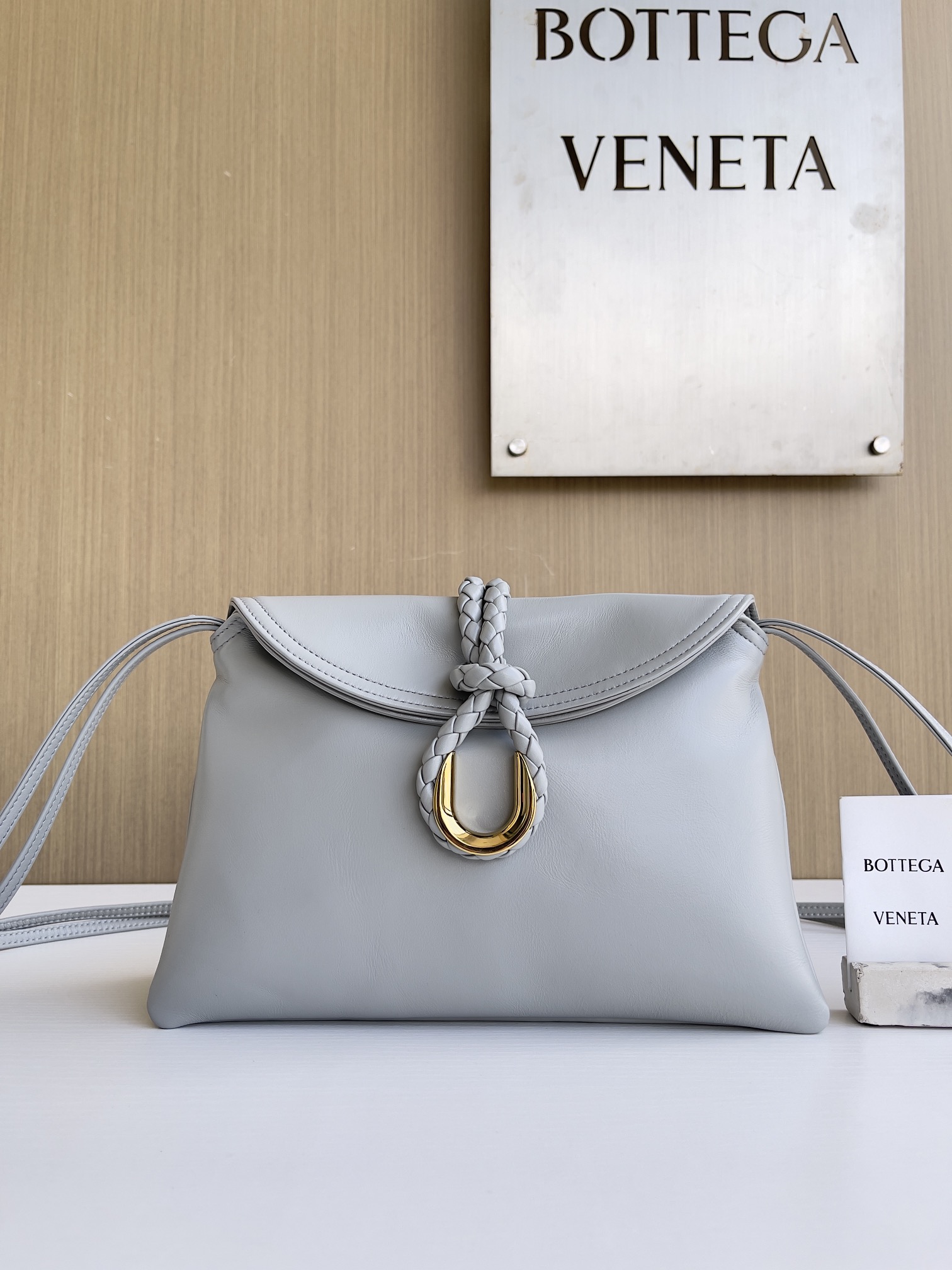 보테가베네타 Bottega Veneta Liberta Cross Body Bag 806030